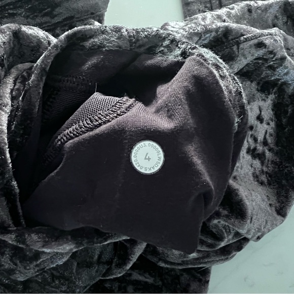 Lululemon Ready to Crush Jogger - Picture 8 of 9